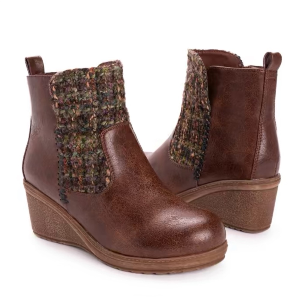 NWT Muk Luks Novah Wedge Brown Boots Size 10